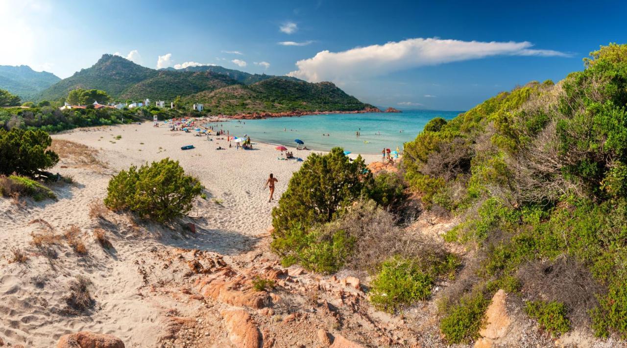 בארי סארדו Le Corti Sarde Beach Apartments מראה חיצוני תמונה