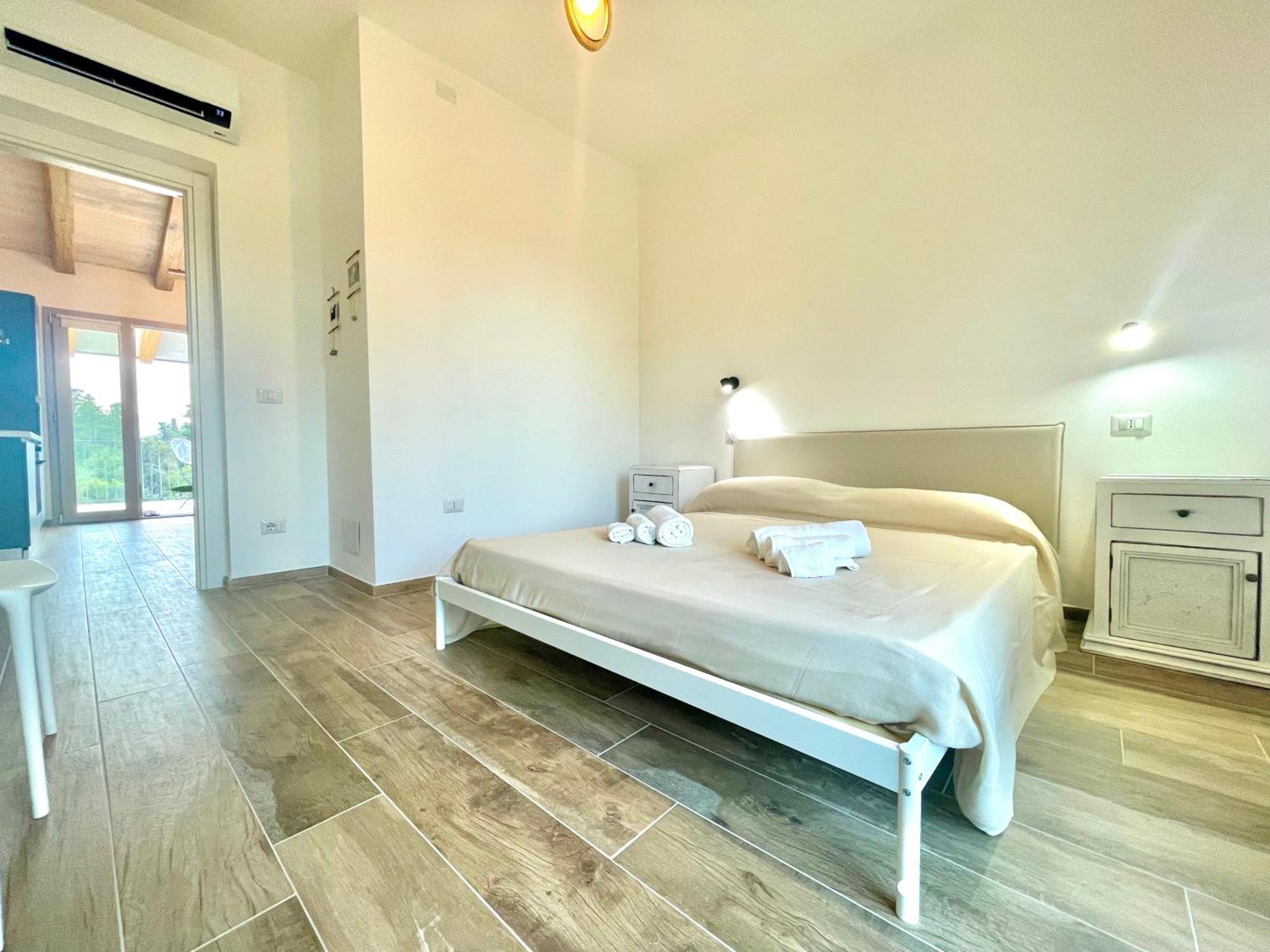 בארי סארדו Le Corti Sarde Beach Apartments מראה חיצוני תמונה